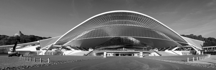 Liège-Guillemins TGV-Bahnhof (Calatrava 2009) Ost-Eingang morgens
